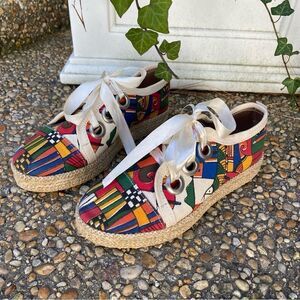 Super cute graffiti style Coco Canela jute lace up oxfords 38